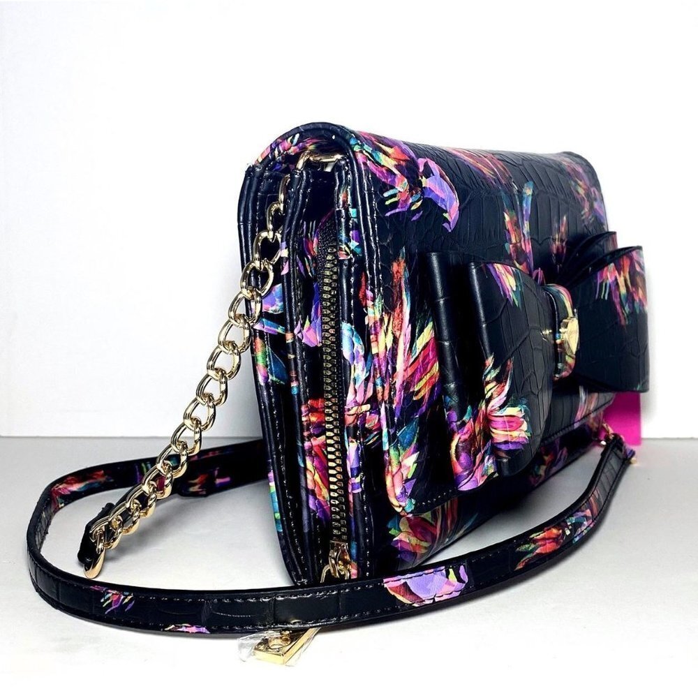 Betsey Johnson Bow Front Black Floral Clutch Wallet Crossbody Bag NWT - Picture 5 of 8